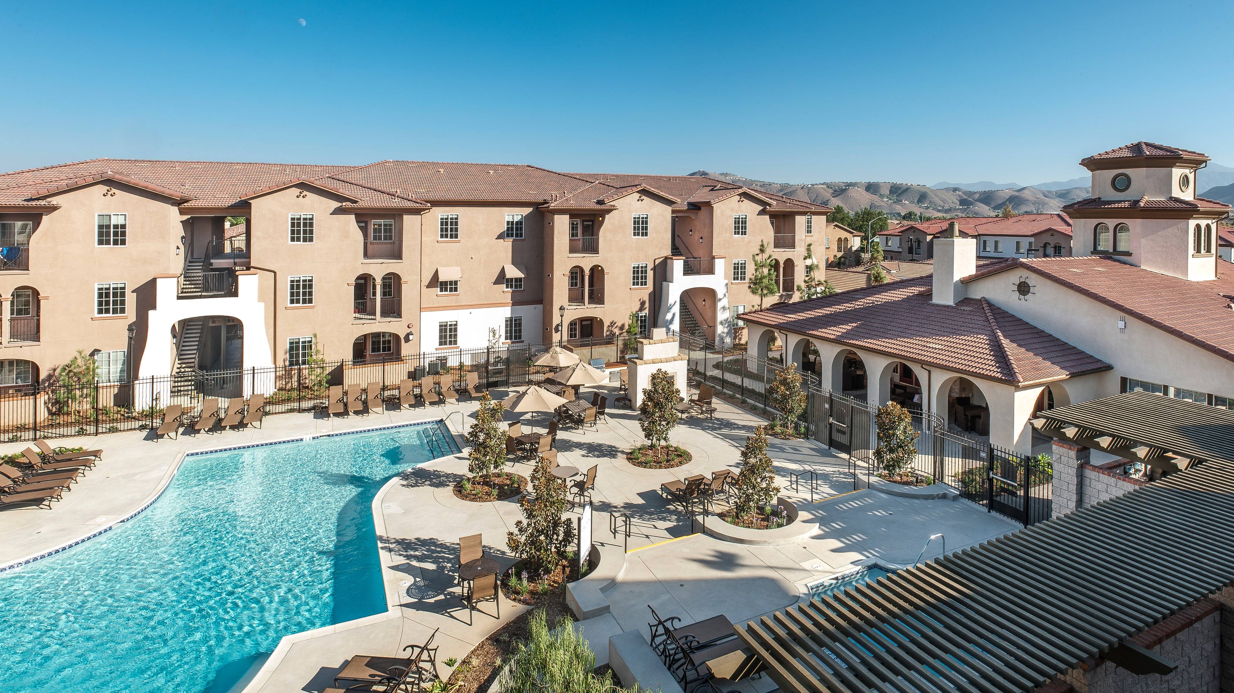 Photos Apartments For Rent in Riverside Viano at Riverwalk