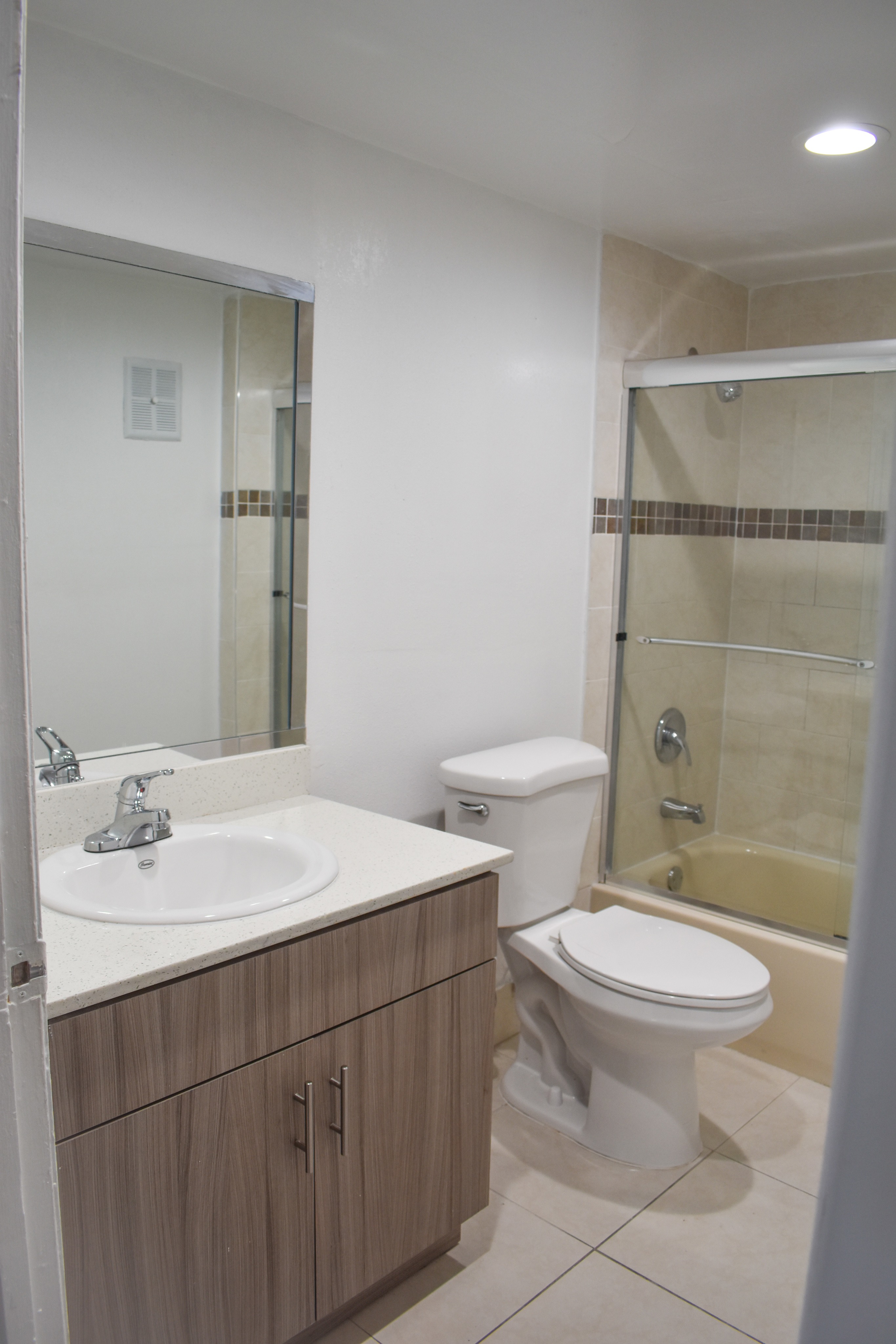 View Photos & Take A Virtual Tour Royalton On The Green Apartments