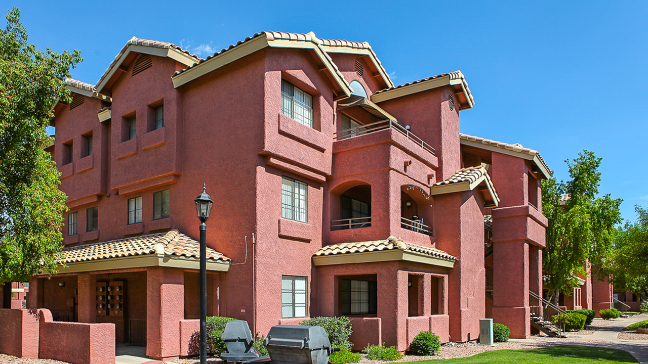 Villas on Apache Apartments In Tempe, AZ Student Housing