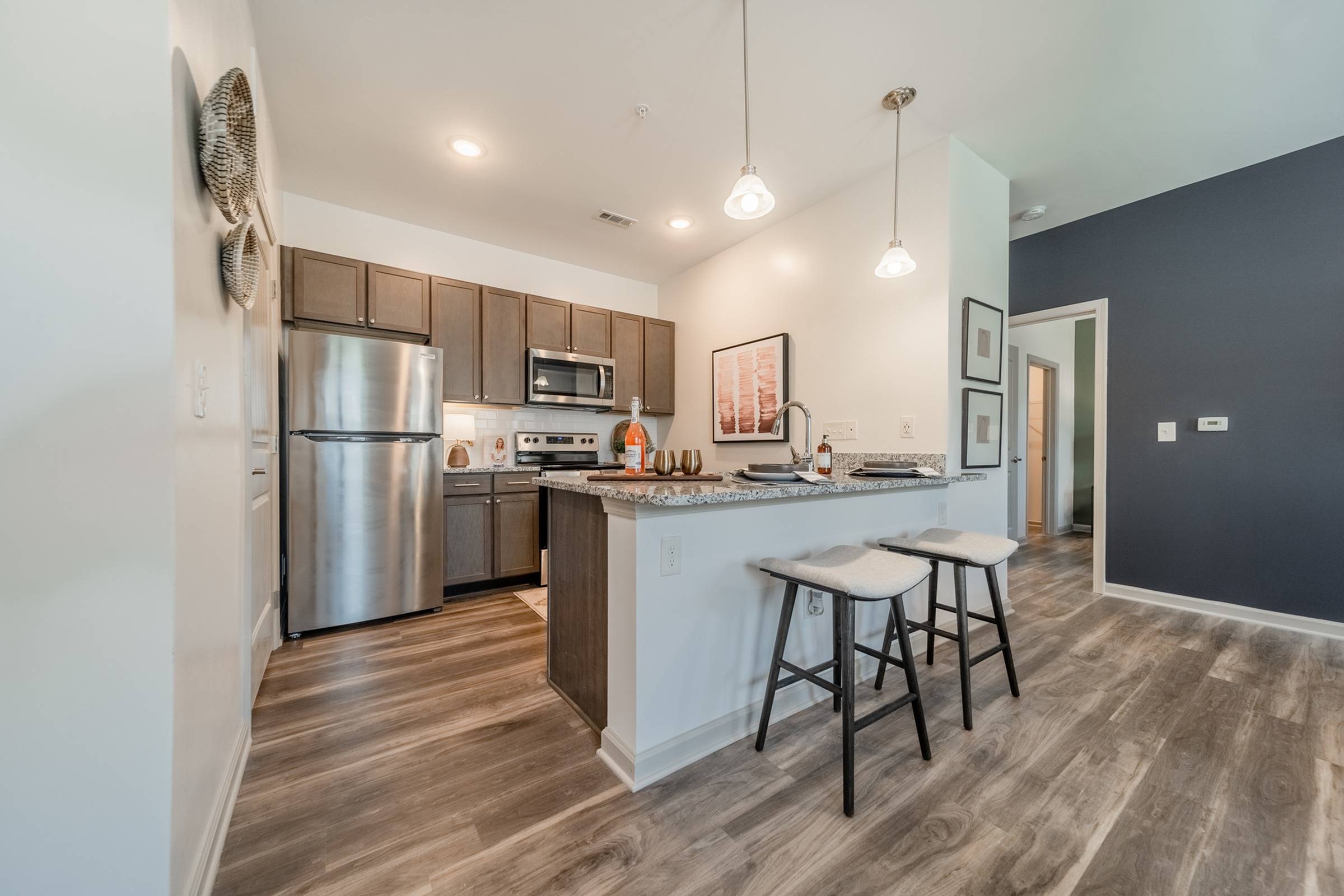 Kitchen w/ Bar