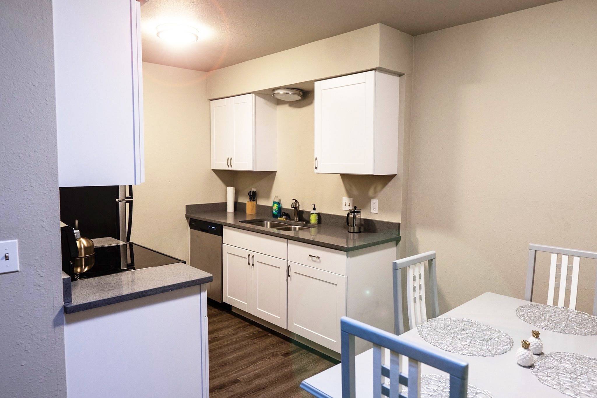 View Photos Cherry Hill Apartments