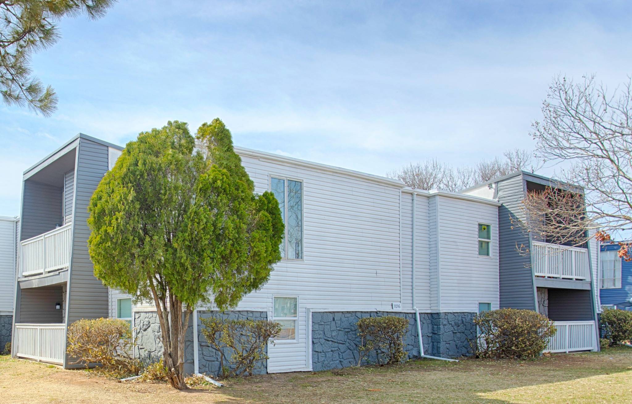 View Photos Autumn Run Apartments