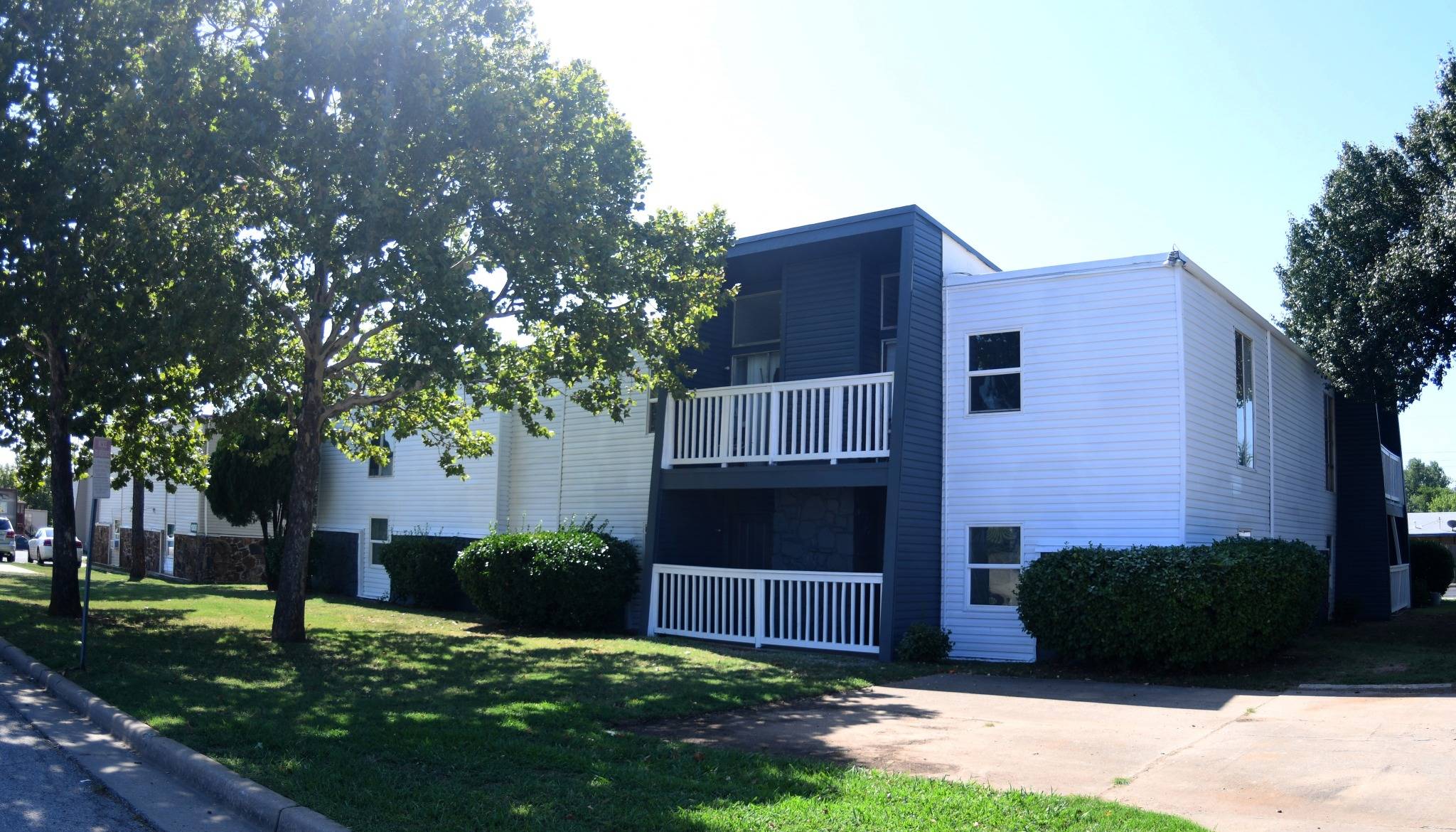 View Photos Autumn Run Apartments