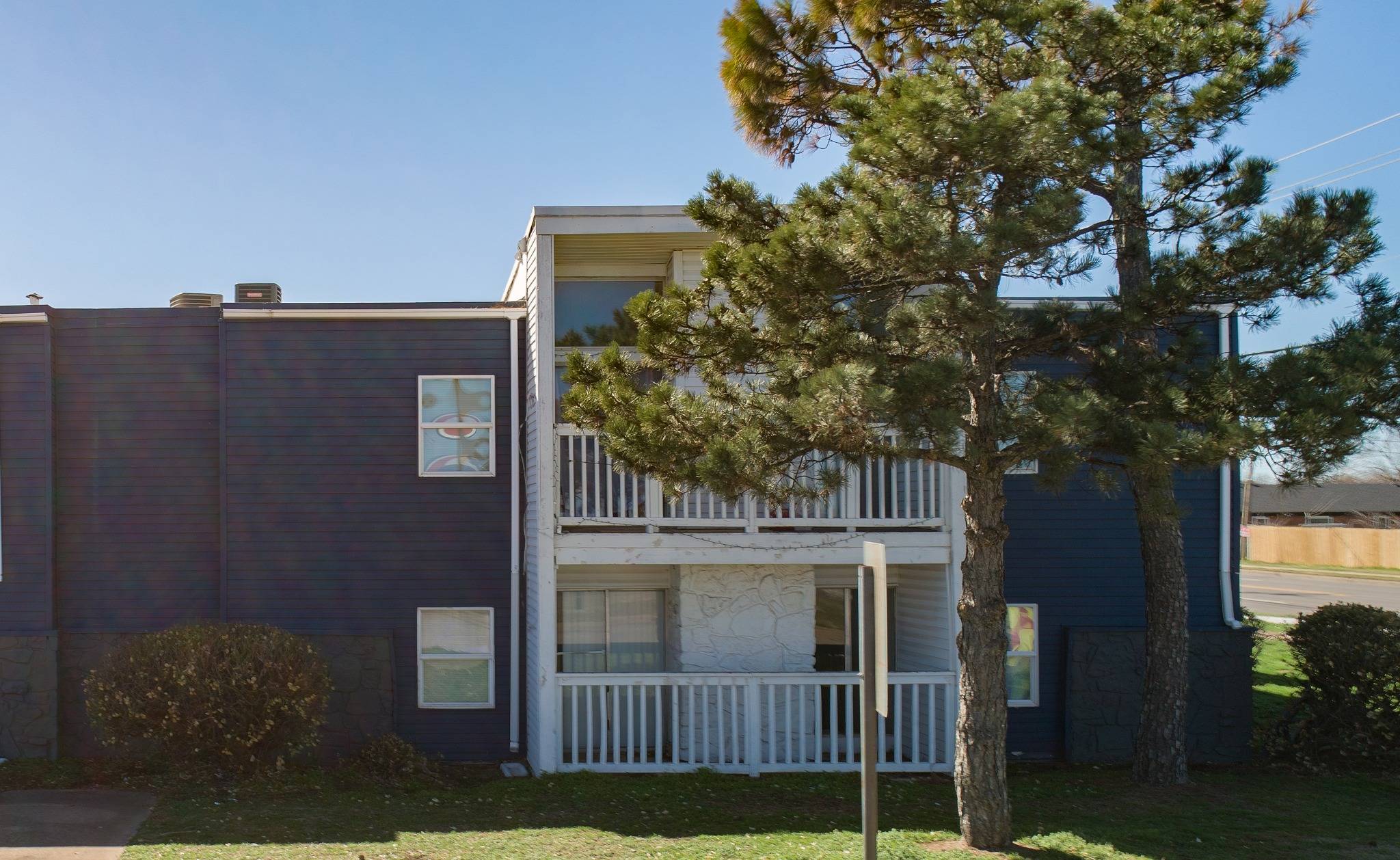 View Photos Autumn Run Apartments