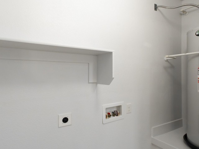 Full-size Washer/Dryer Connections