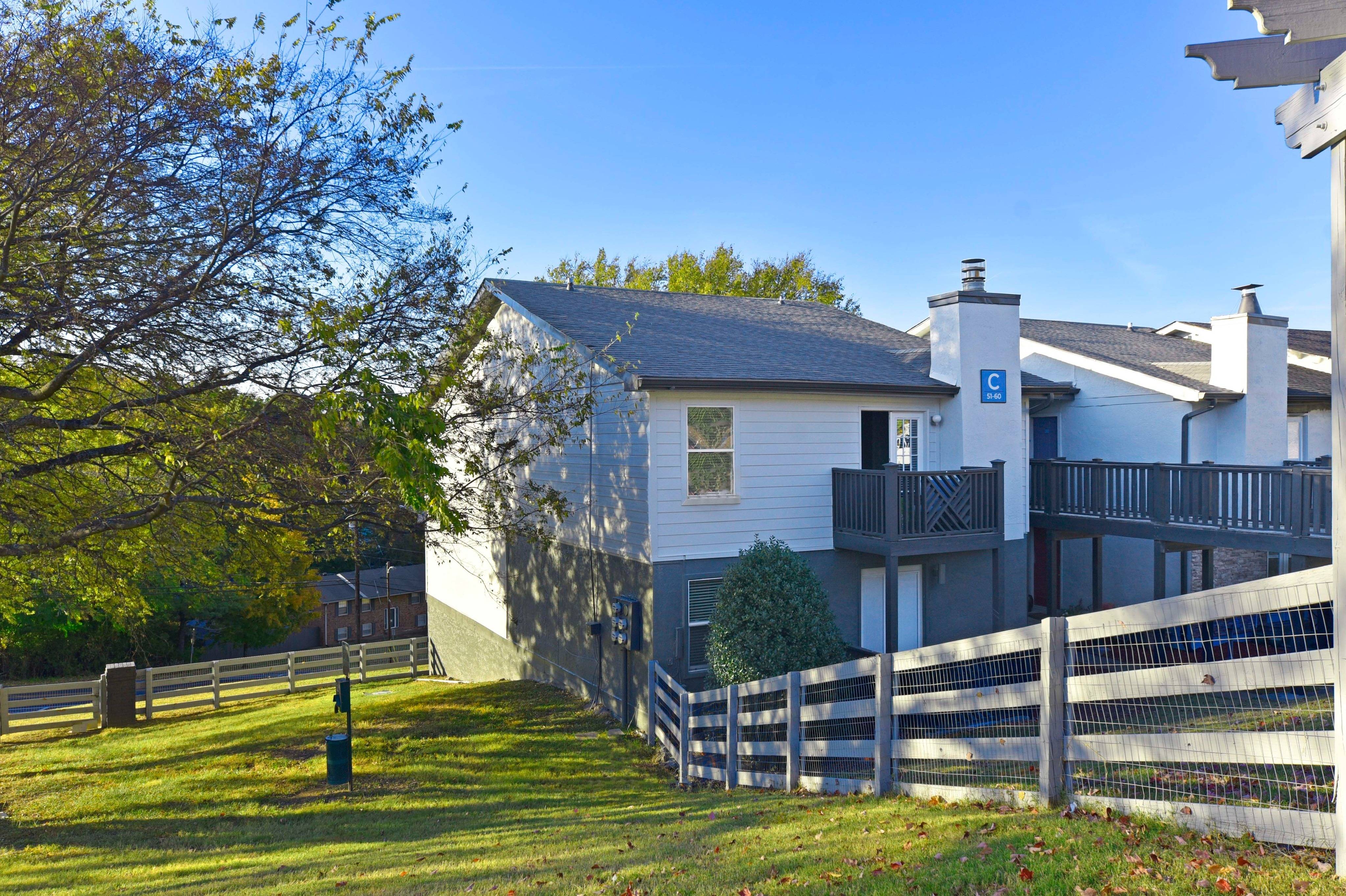 View Photos Amalie Apartment Homes