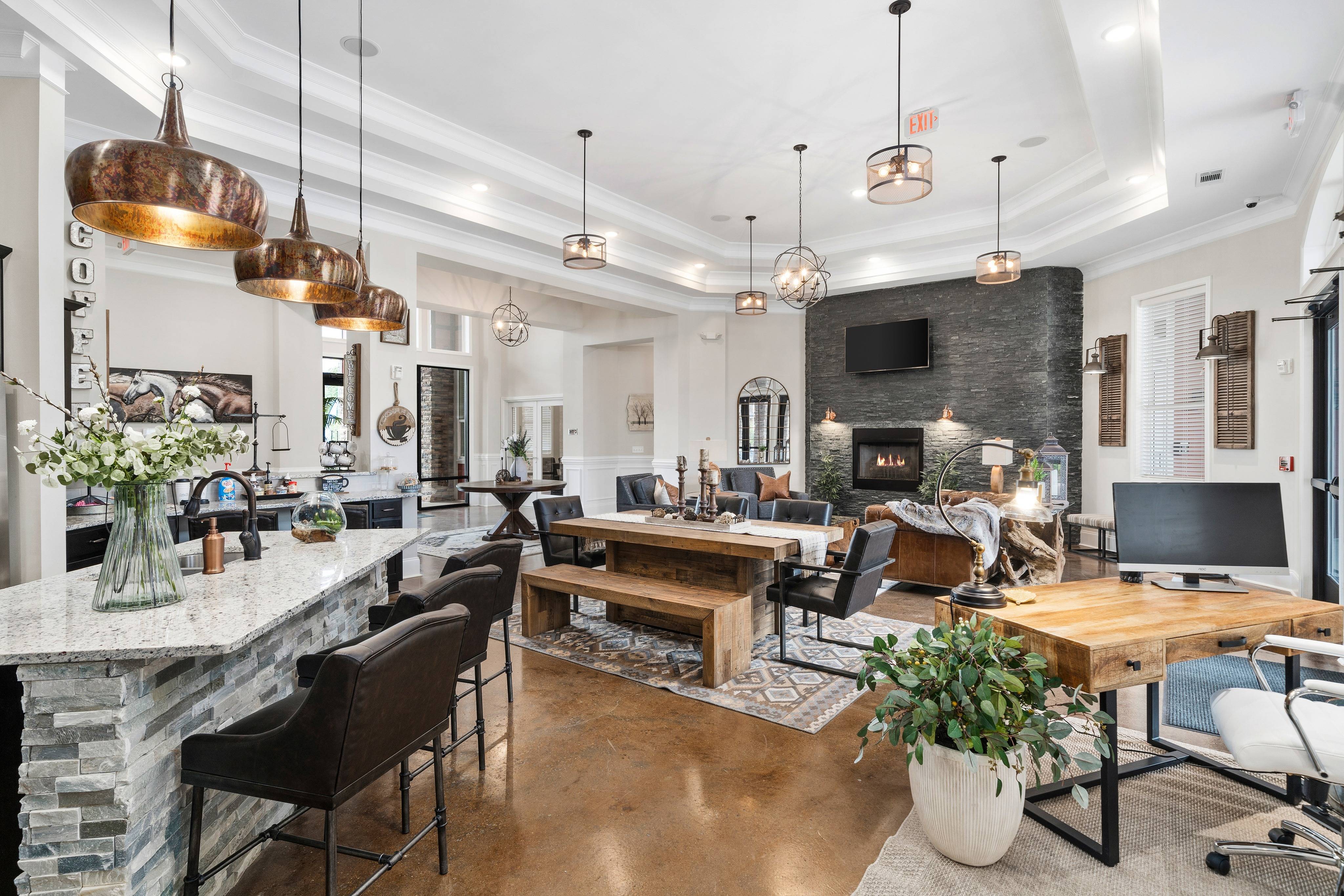 View Photos Stonehenge Apartments