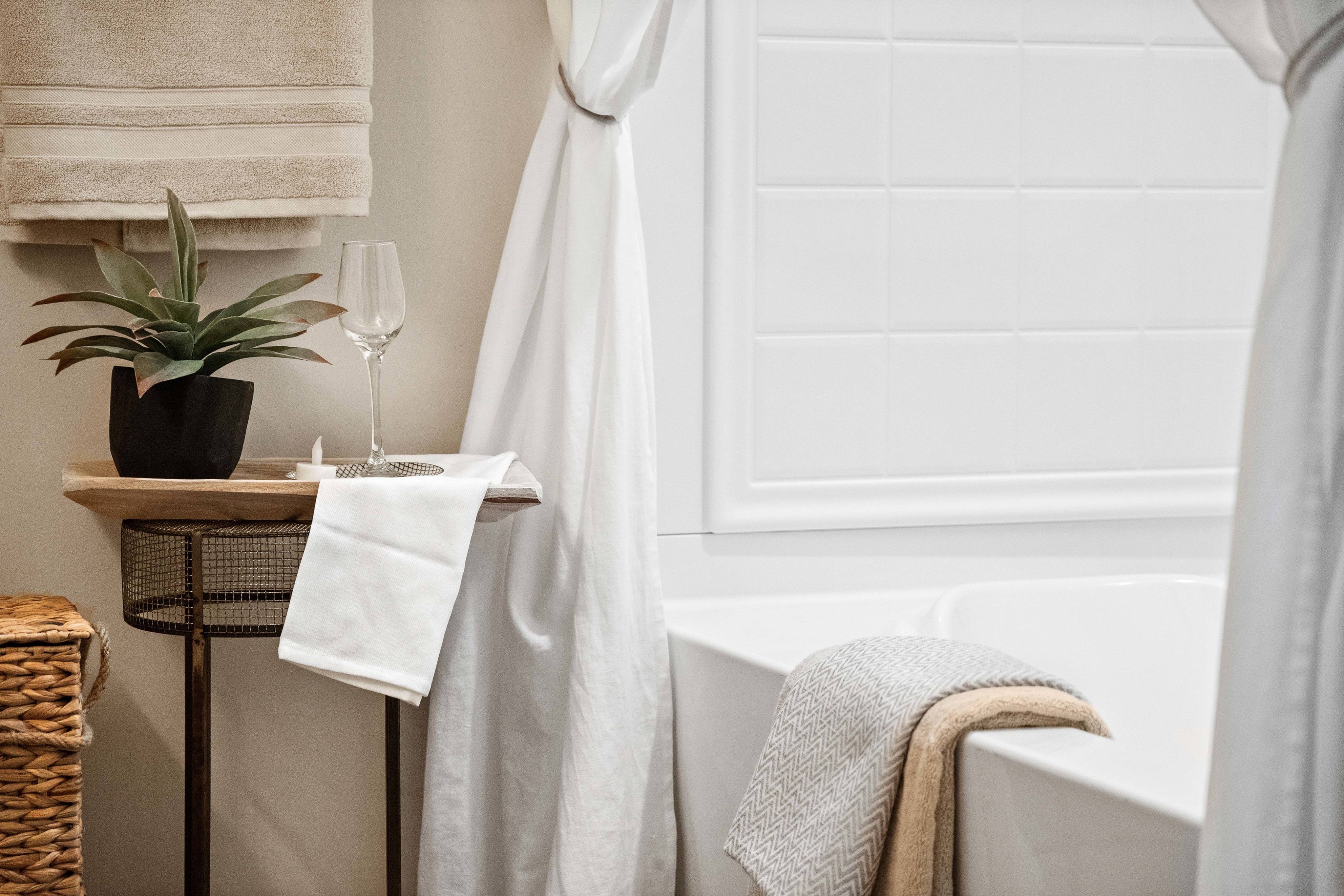 View Photos Stonehenge Apartments