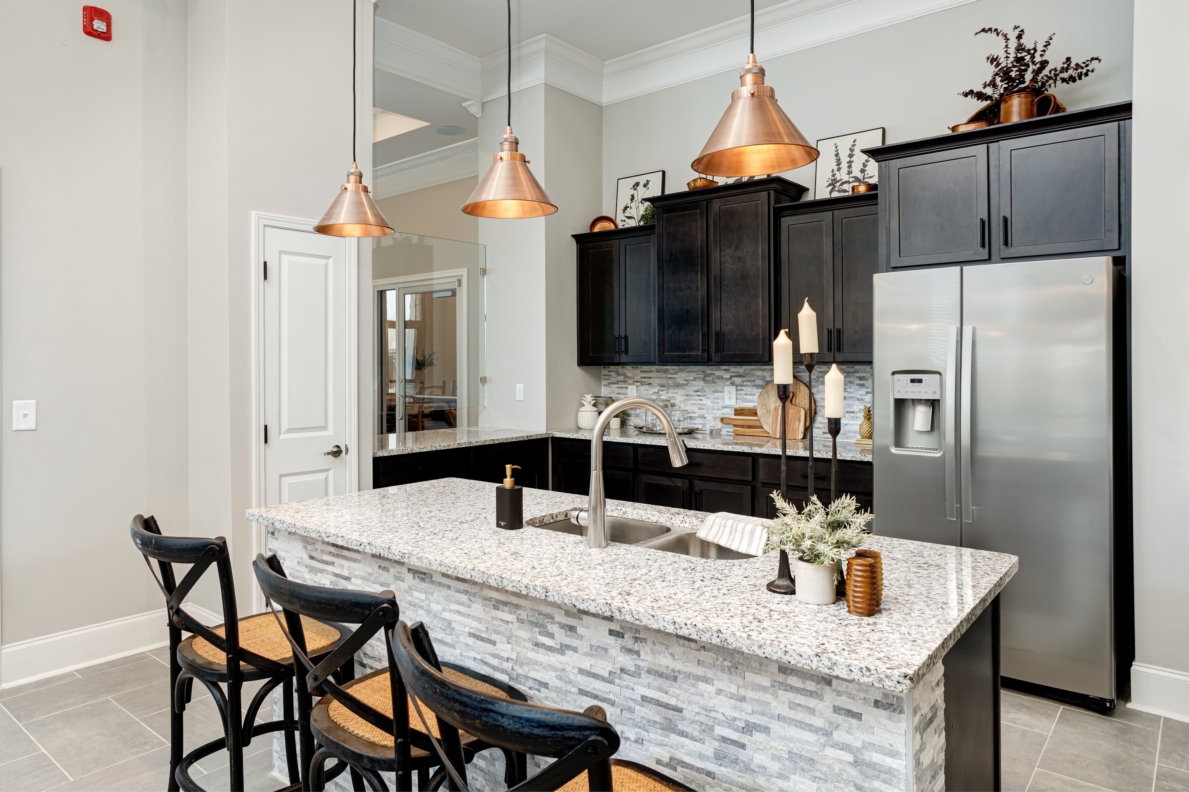 View Photos Stonehenge Apartments