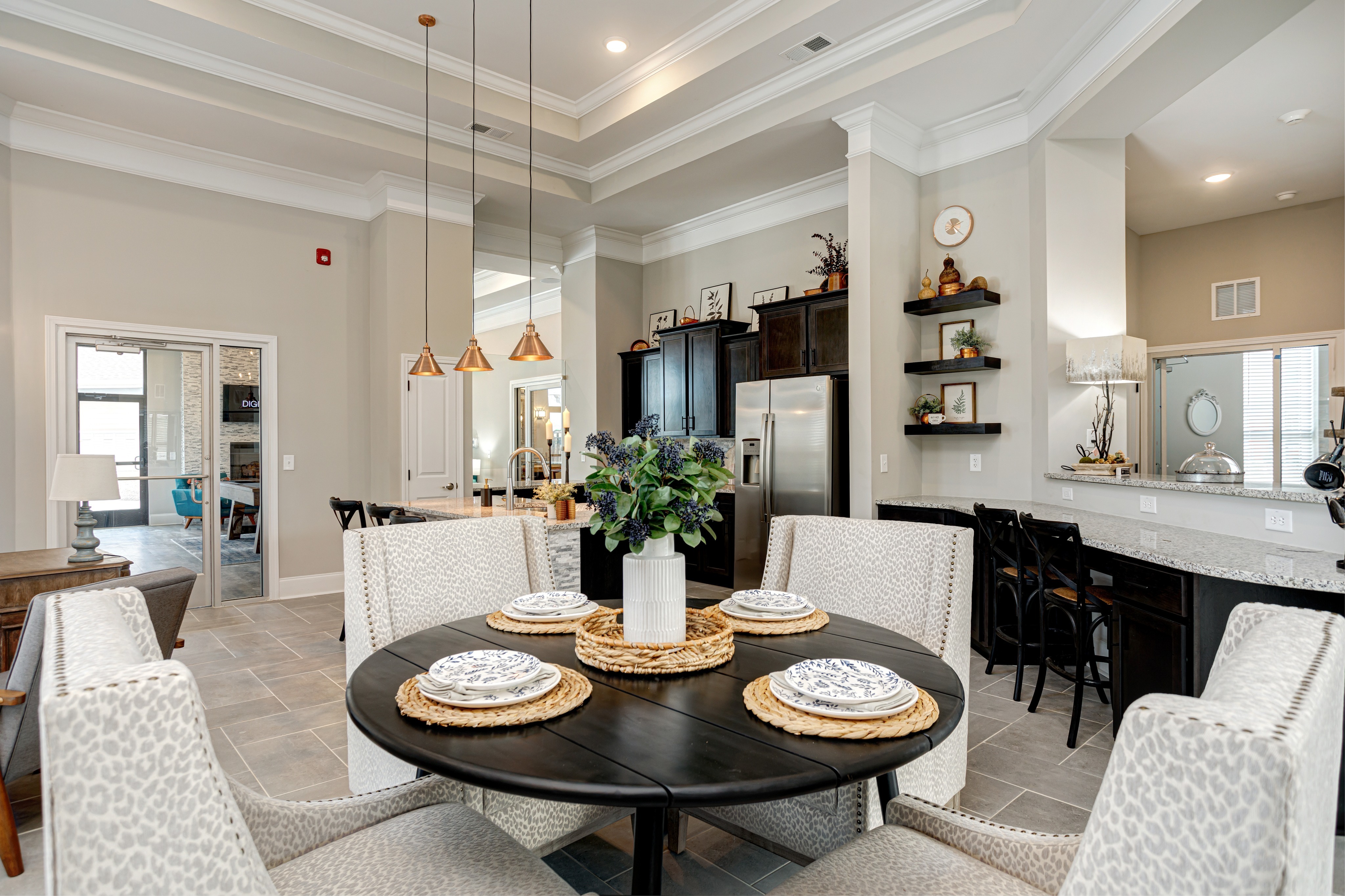 View Photos Stonehenge Apartments