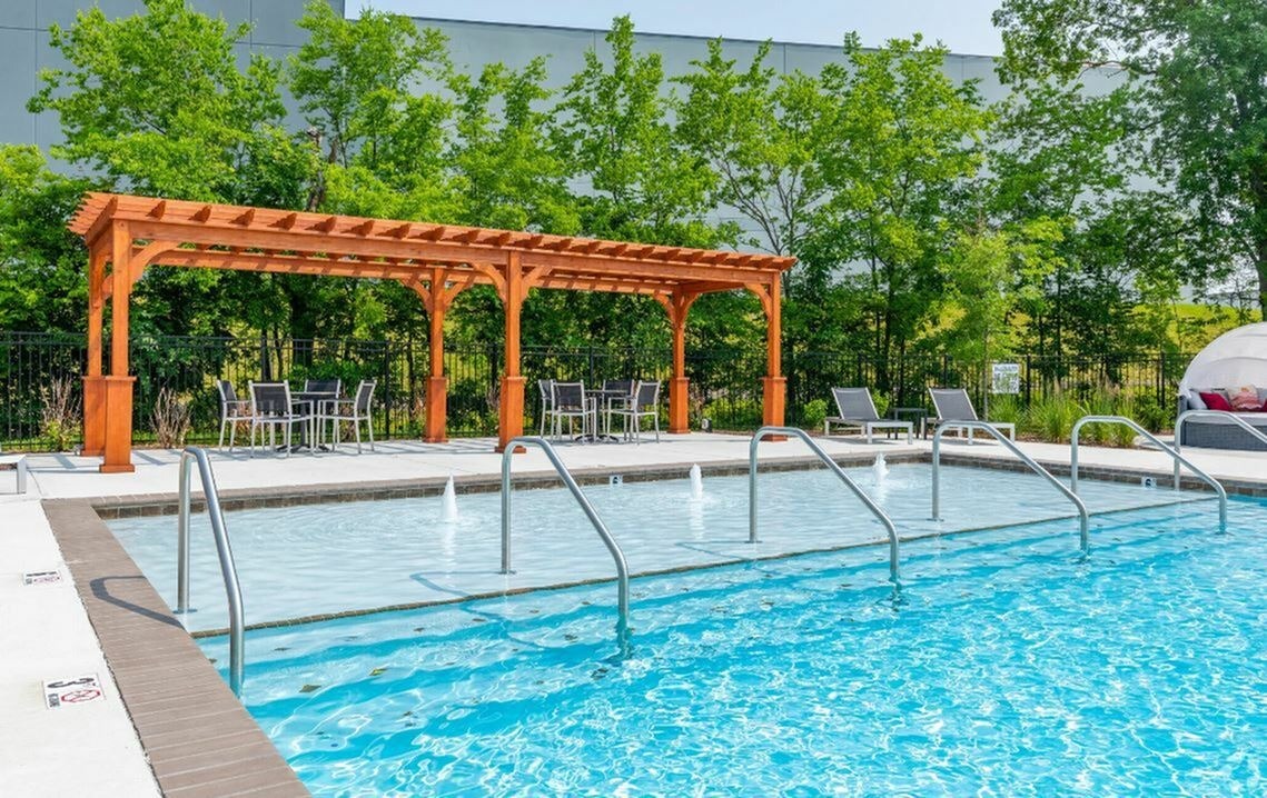 View Photos Stonehenge Apartments