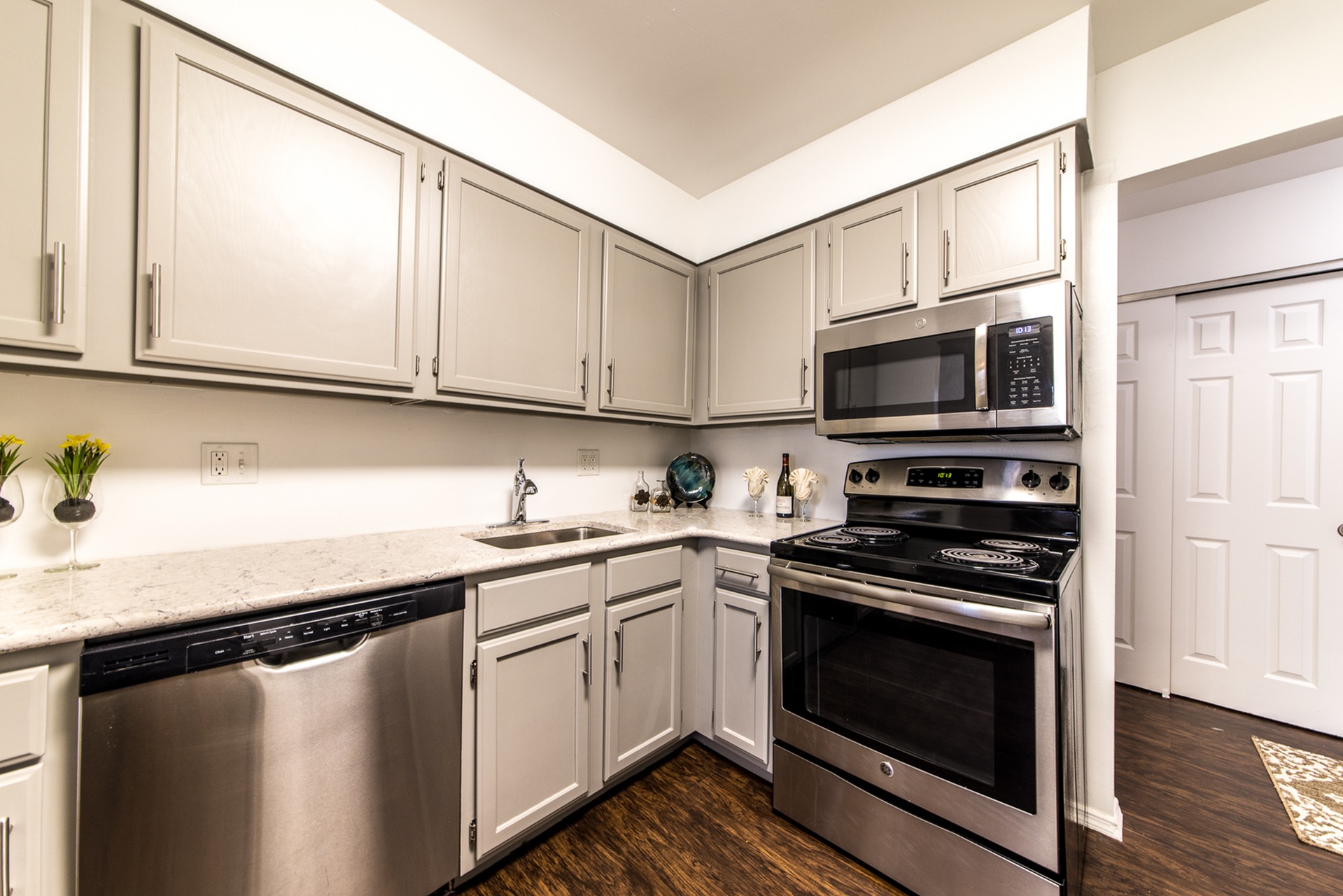 Photos Woods Mill Park Apartments & Townhomes St Louis