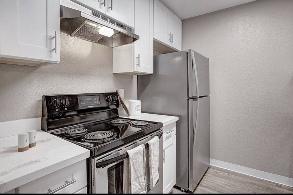 View Photos Reserve at Cadillac Apartments