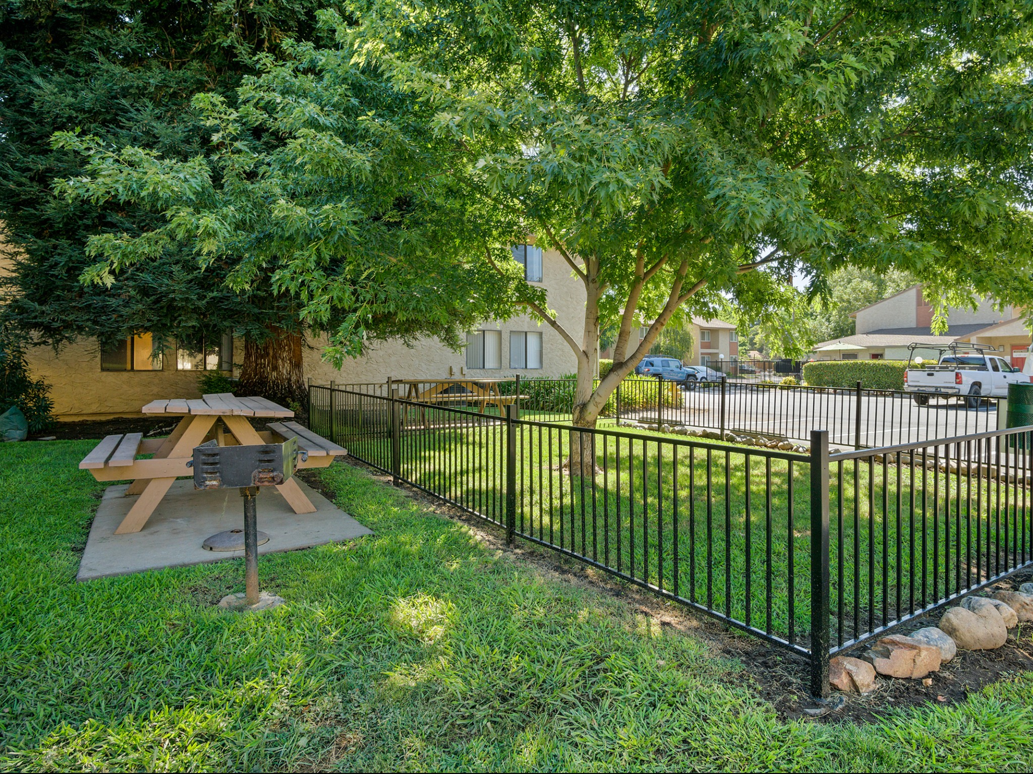 1 2 Bed Apartments Check Availability Acacia Apartments