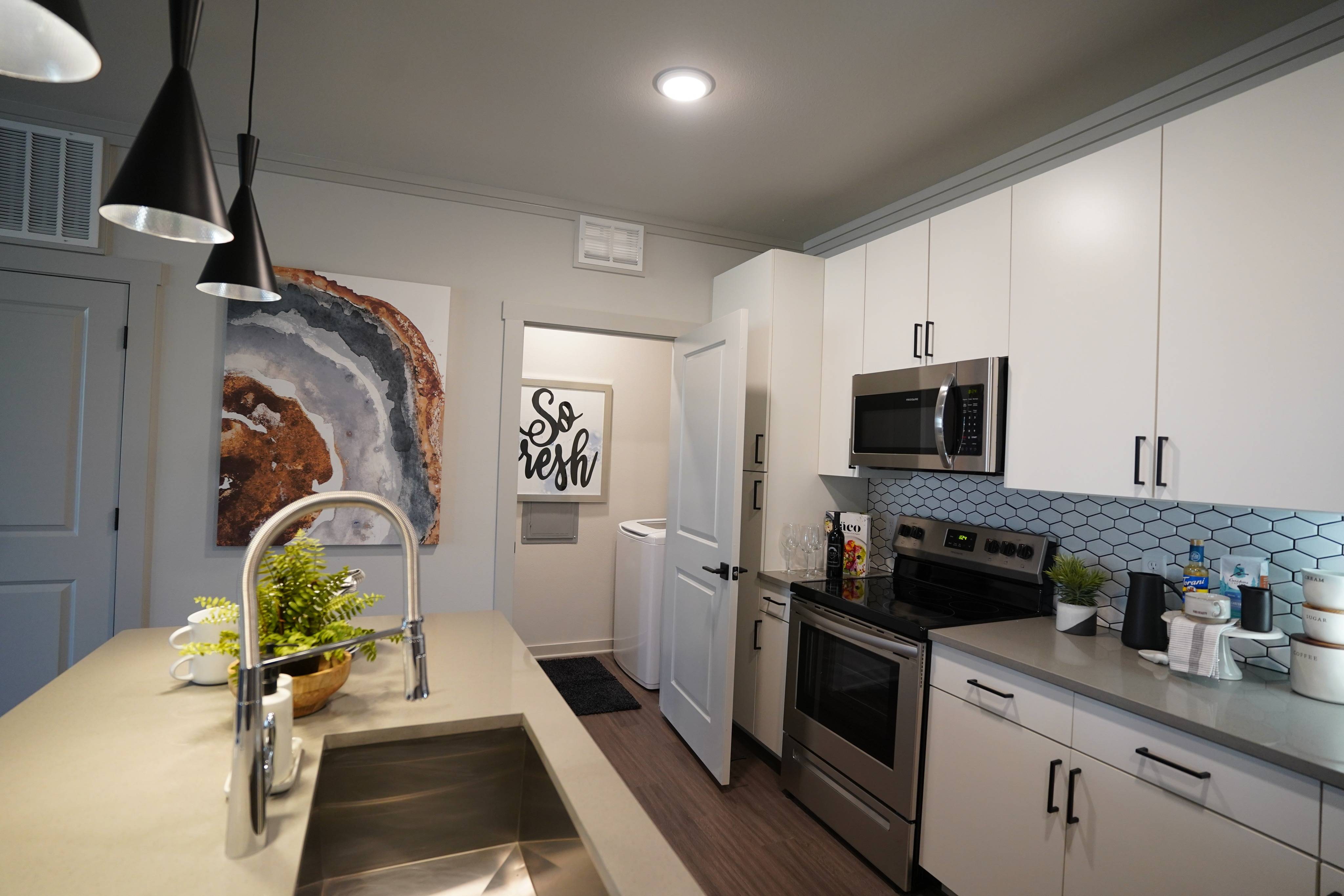 Apex at Perry Crossing Apartments in Plainfield