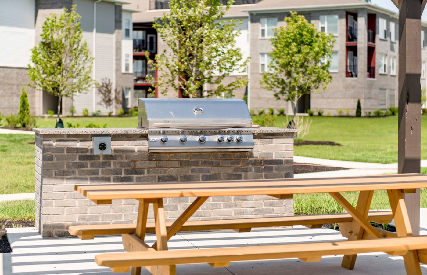 Echo Park Grilling Patio