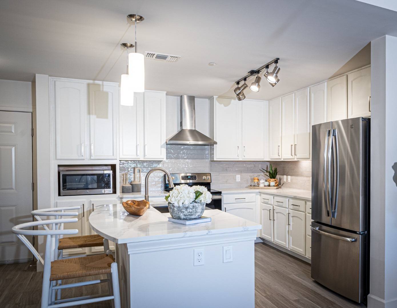 kitchen ample lighting