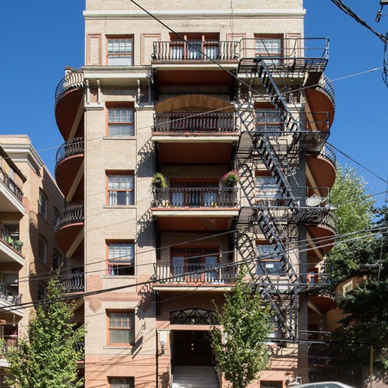 See What's Nearby Kingsbury Apartments