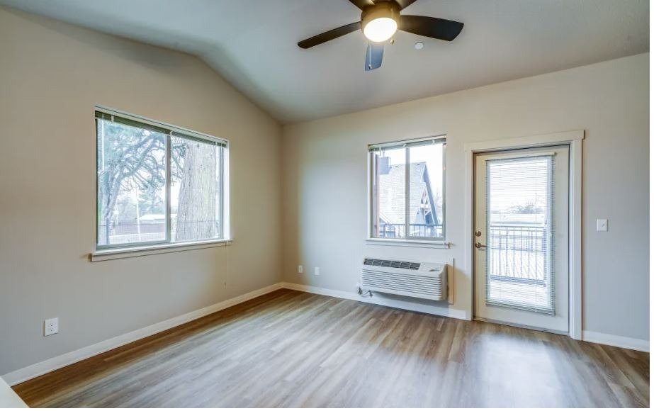 View Photos Woodburn Place Apartment Homes