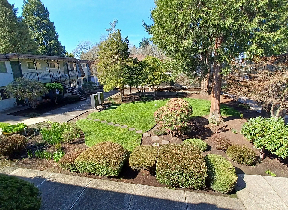 JADE WEST APARTMENTS - EUGENE OREGON