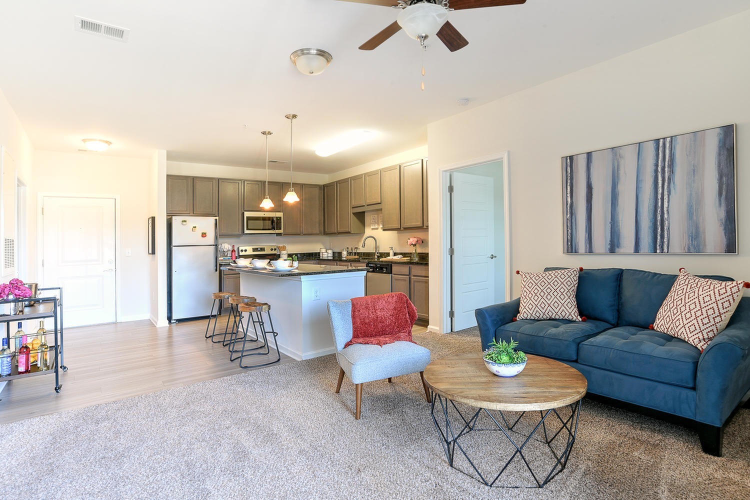 View Photos 10 Newbridge Apartments