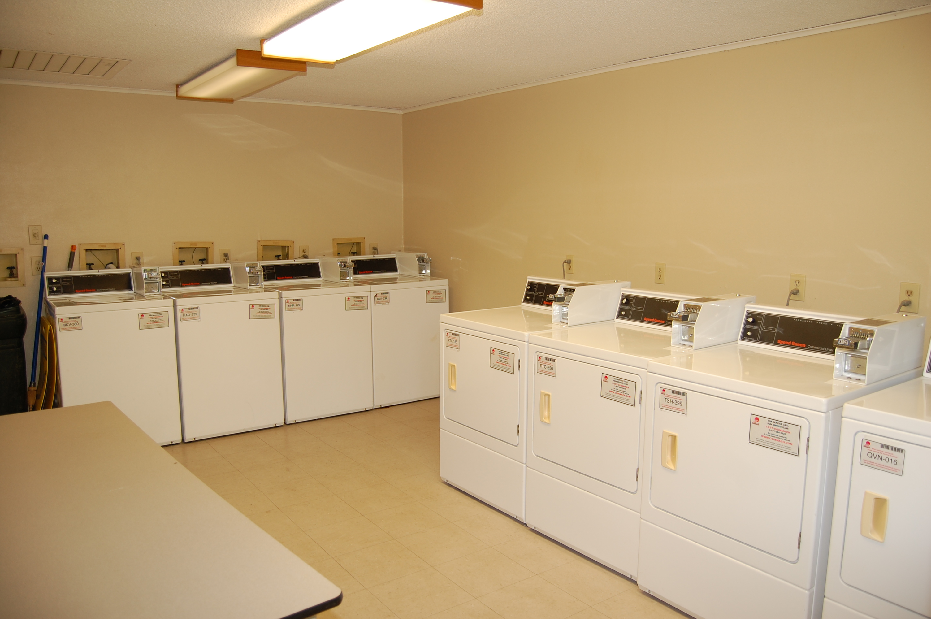 View Photos Ravenwood Apartments