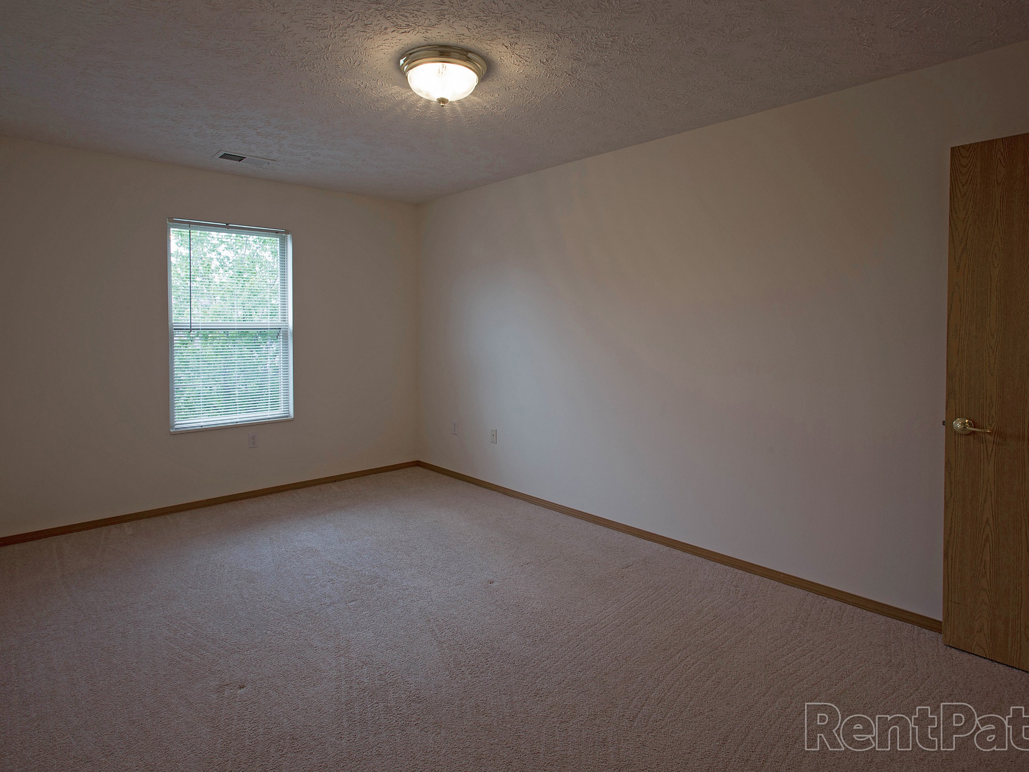 View Photos Southcreek Apartments