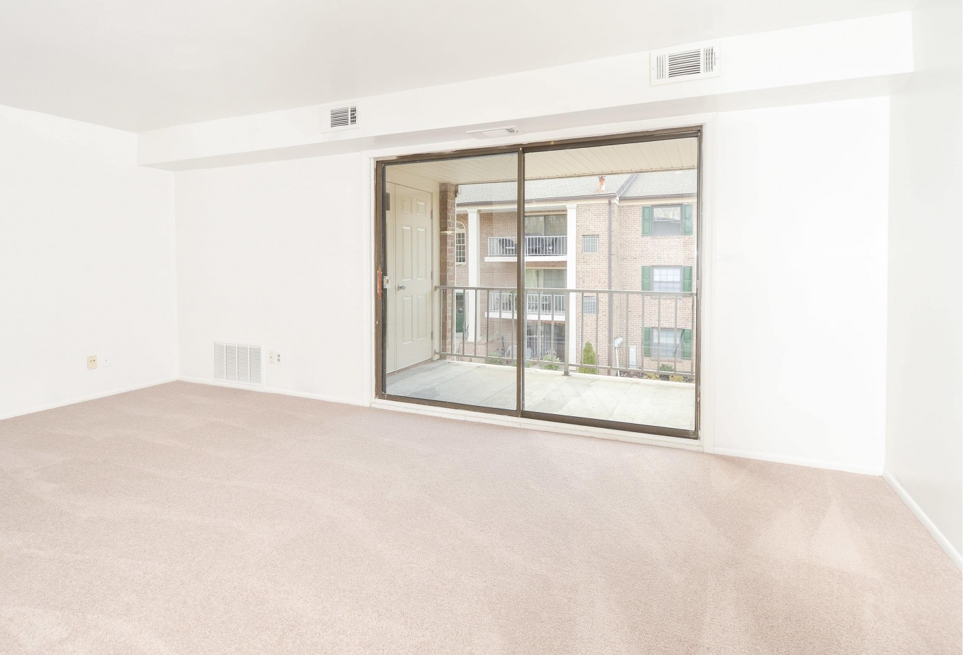 Lansdowne Apartments | Hillcrest Apartments