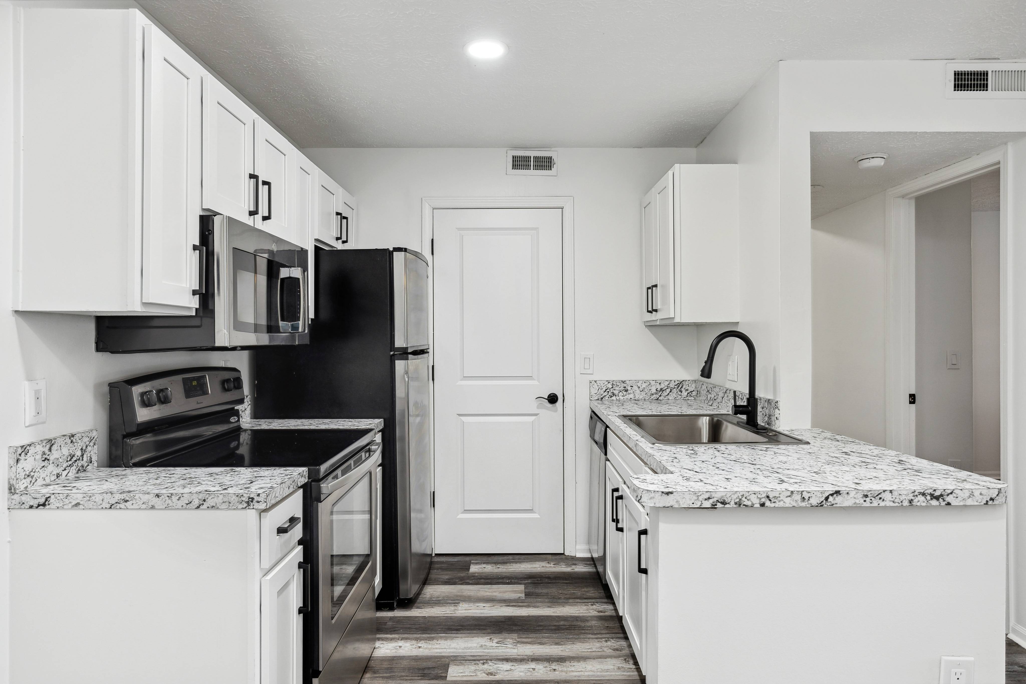 Photos Hilliard Station Apartments near Columbus, OH