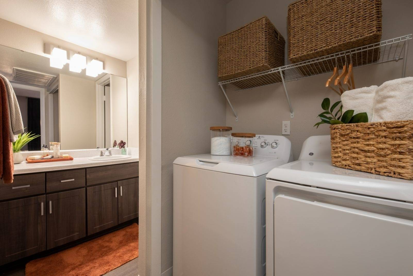 Photo Gallery Cala Paradise Valley Apartments in Phoenix Arizona