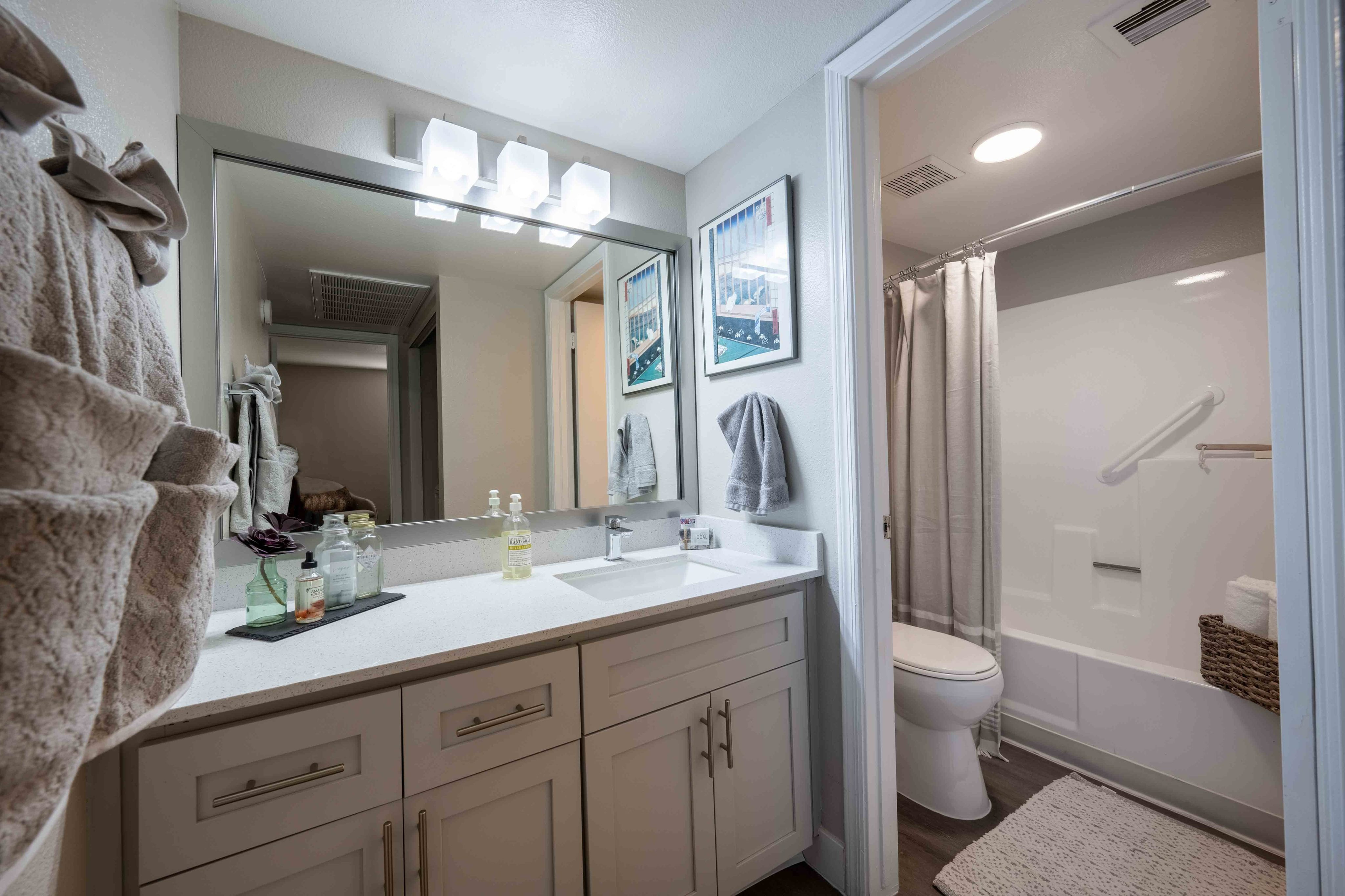 Photo Gallery Cala Paradise Valley Apartments in Phoenix Arizona