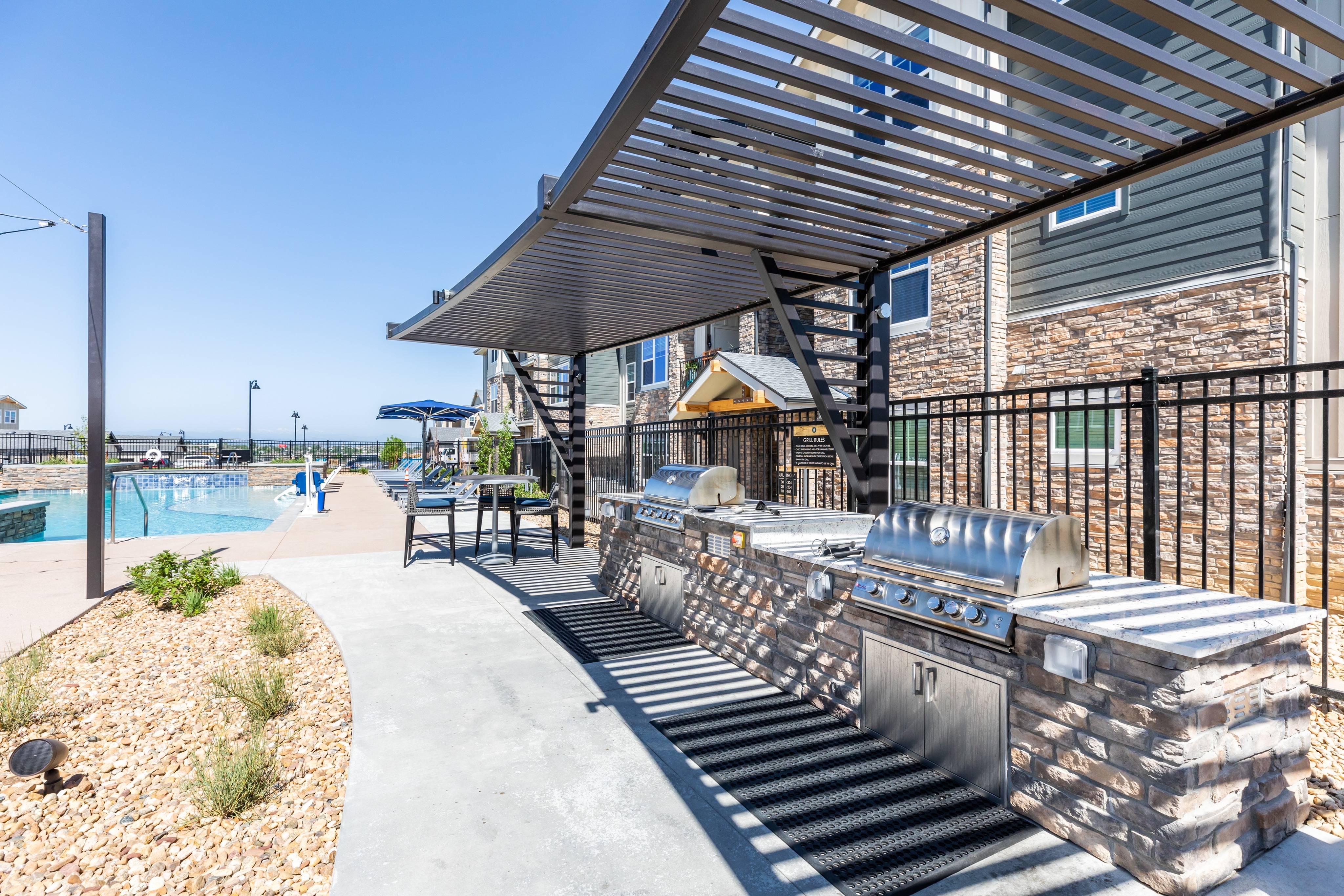 Outdoor Kitchen and barbecue grilling stations