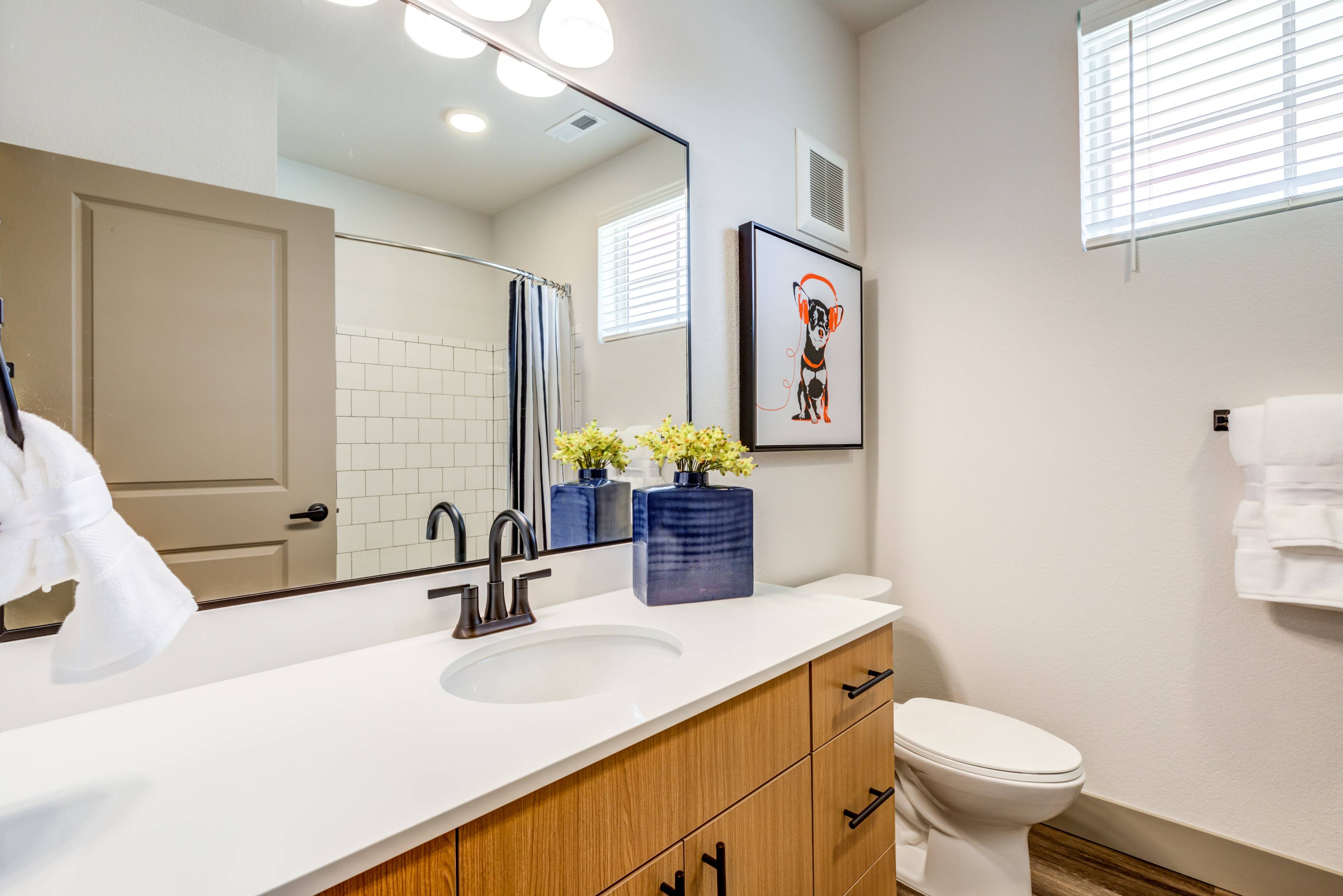 Modern tub tile surrounds