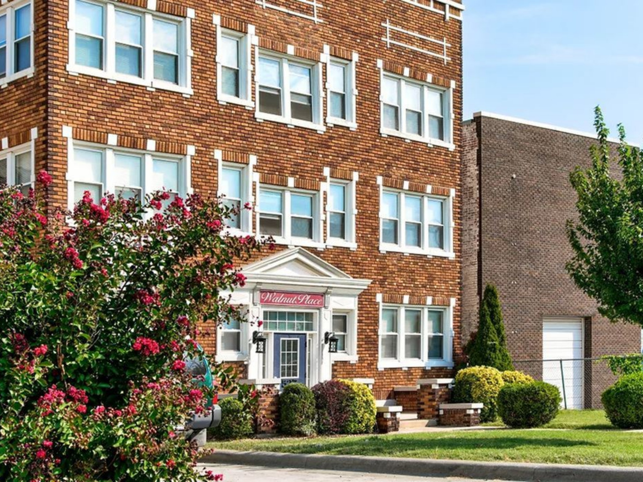 View Photos Walnut Place Apartments