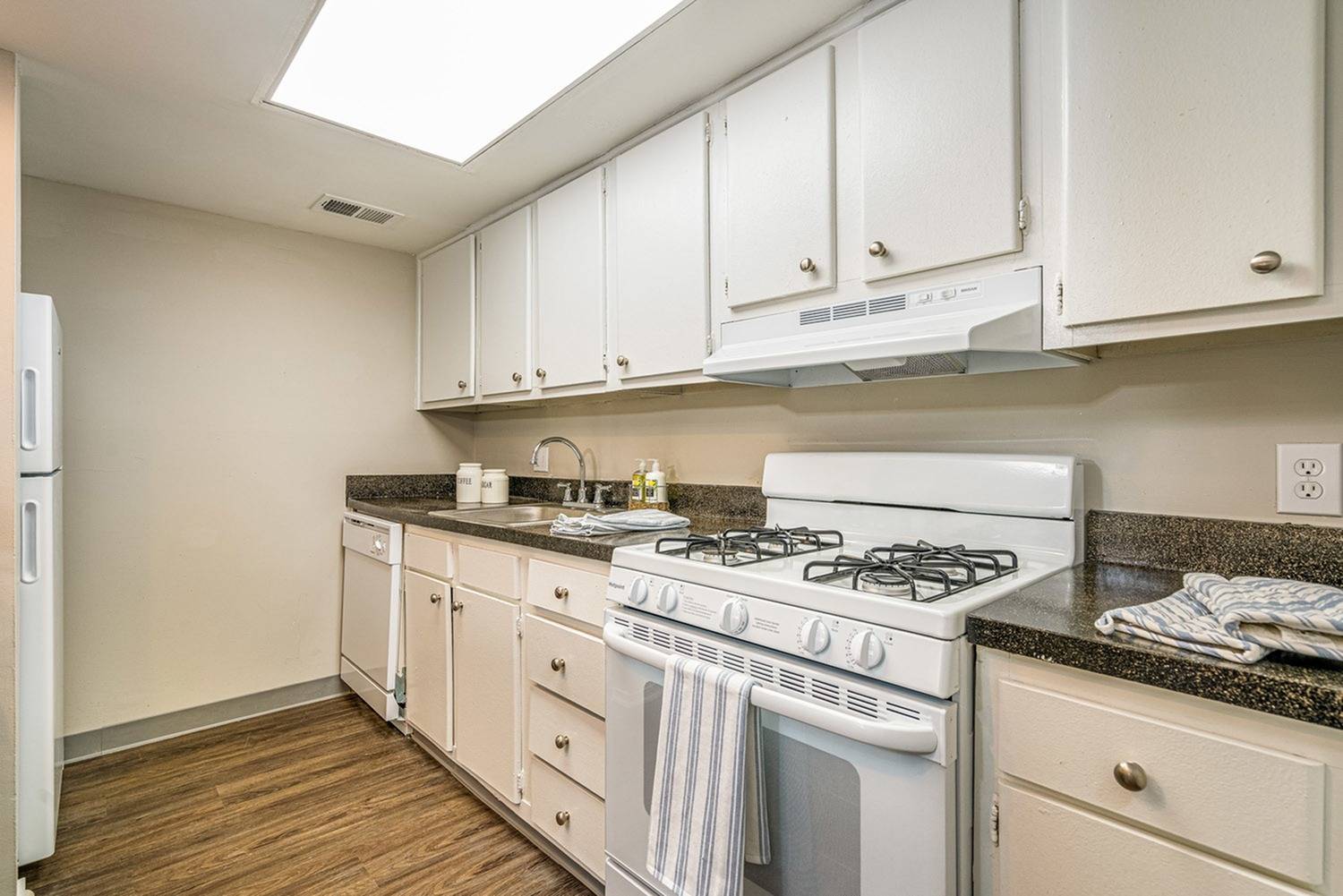 Beautiful Photos Hartford on the Lake Columbus, Ohio Apartments