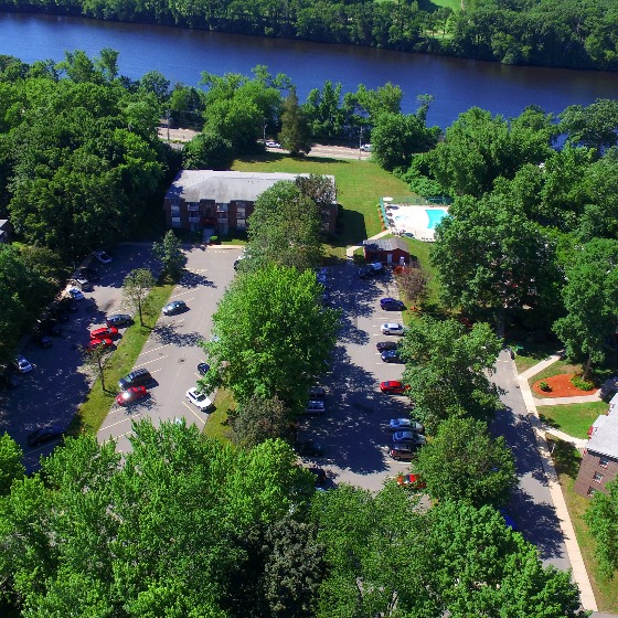 Spruce Knoll Apartments In Dracut, MA