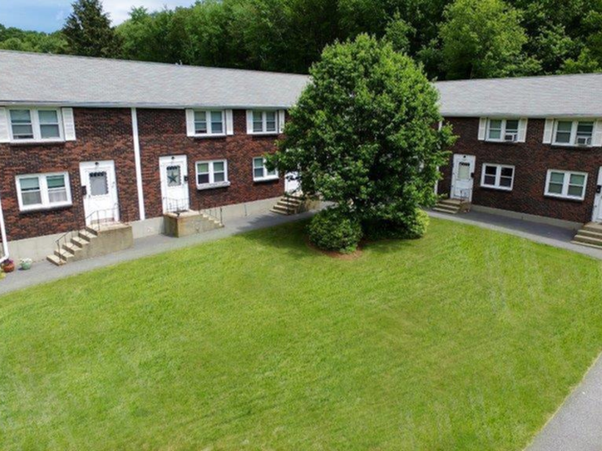 View Photos Oak Street Apartments