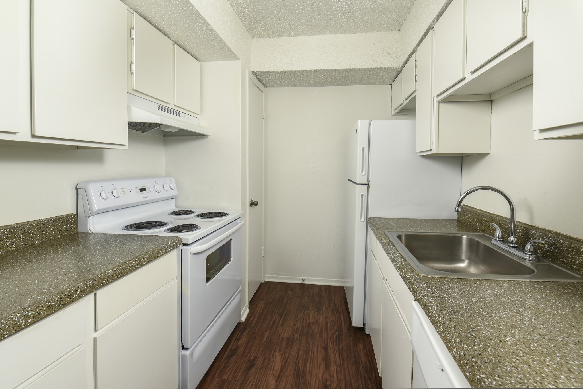 View Photos Hemingway House Apartments