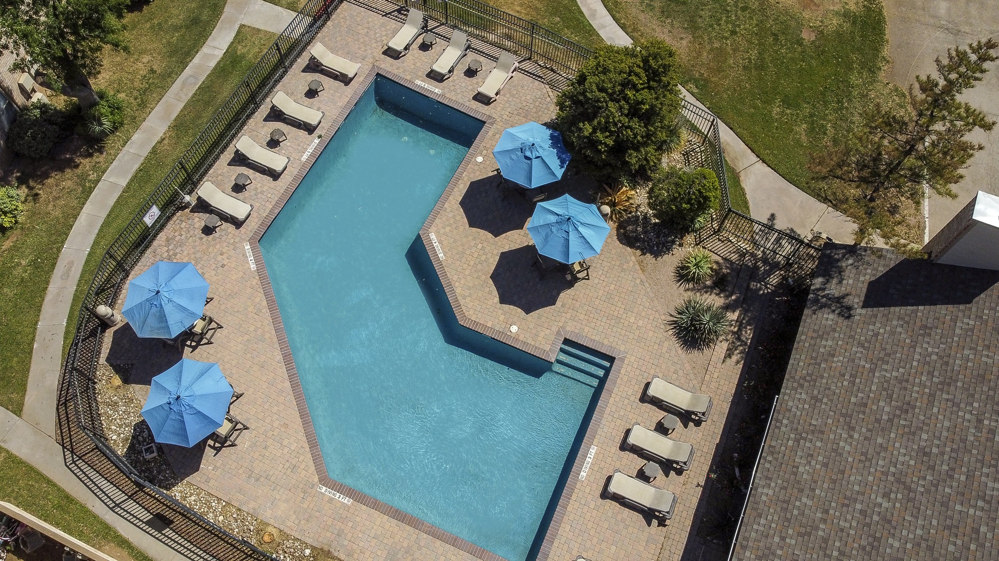 View Photos Hemingway House Apartments