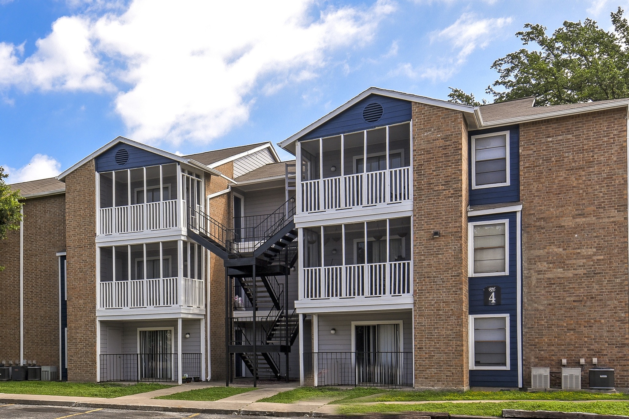 View Photos Remington House Apartments