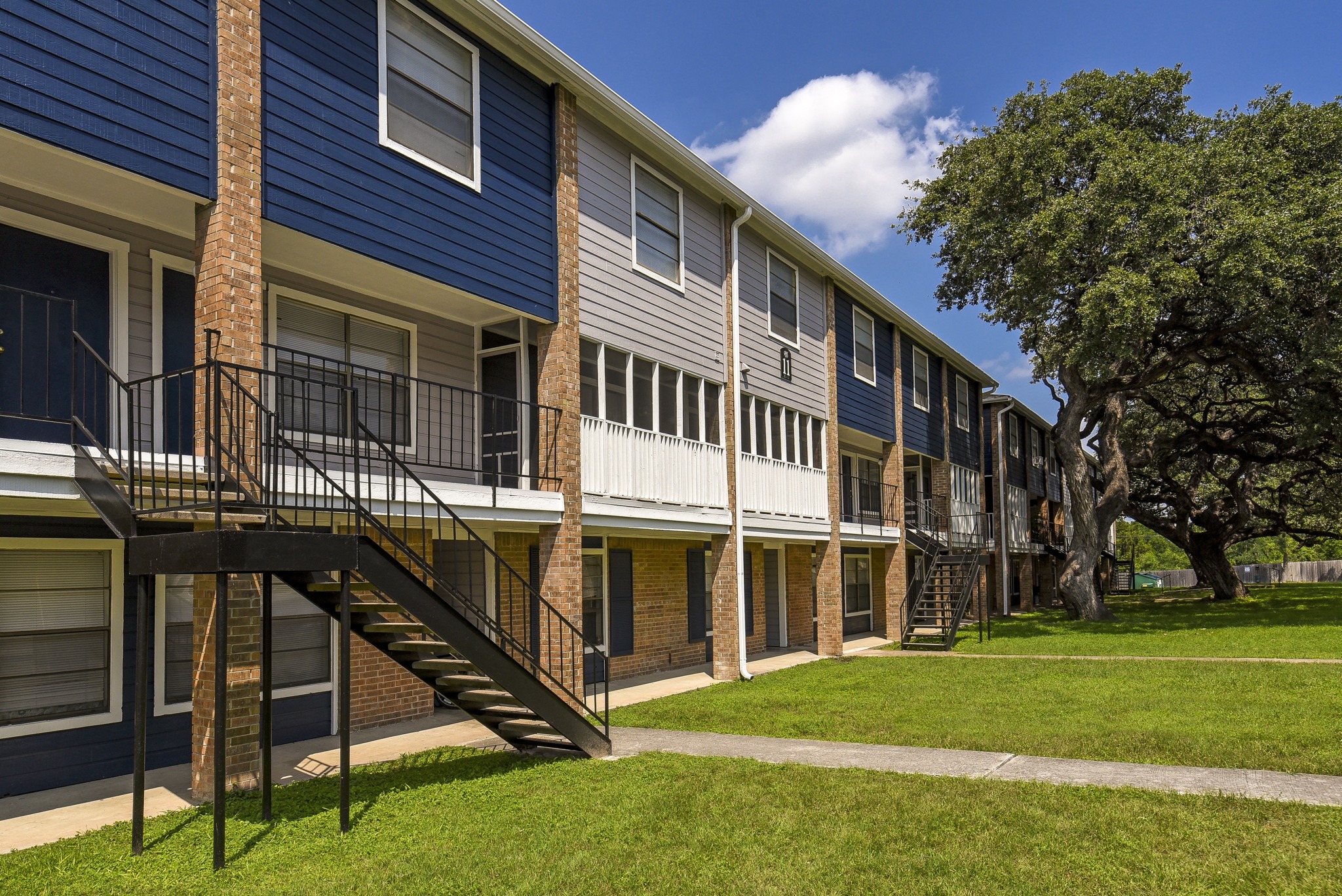 View Photos Remington House Apartments