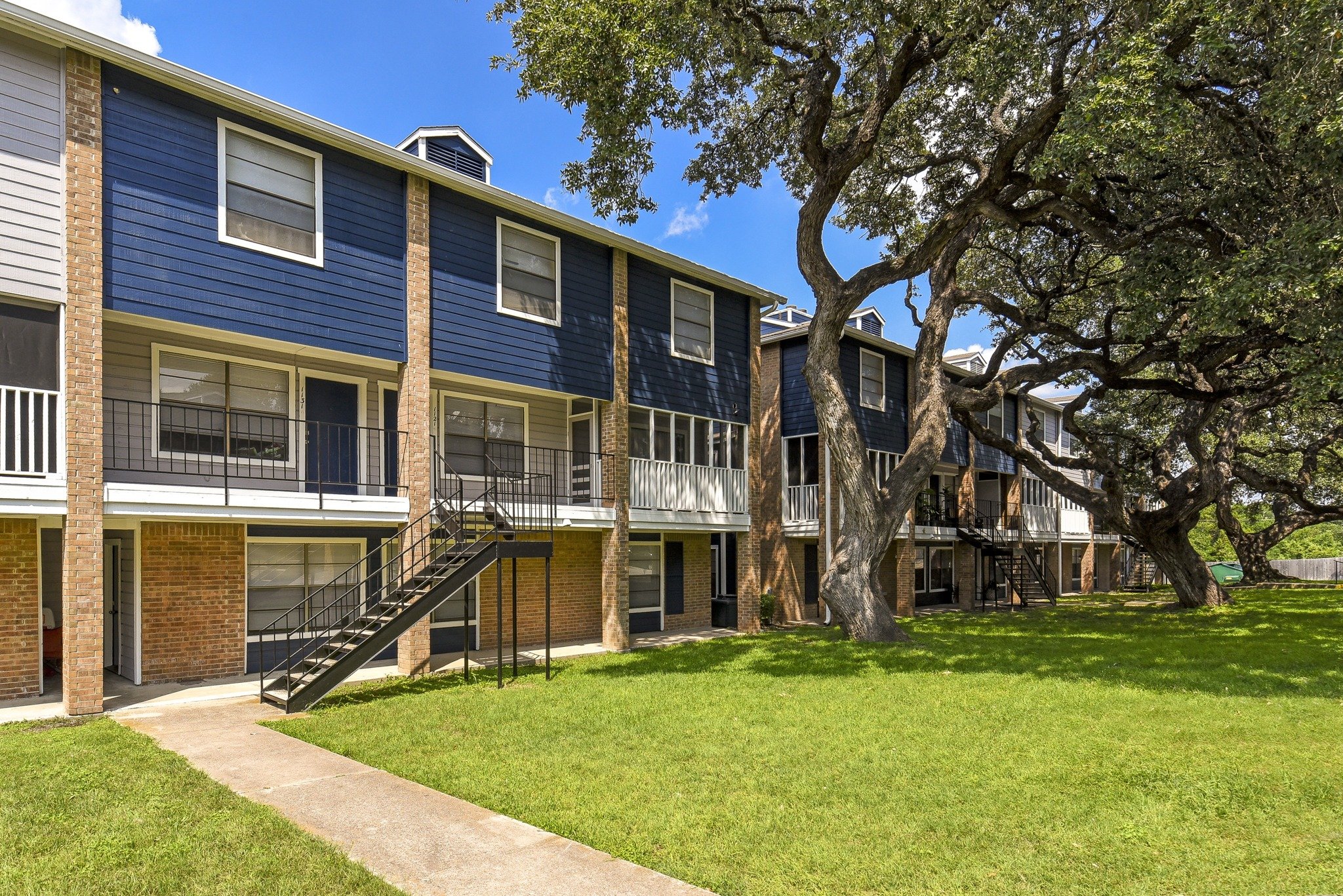 View Photos Remington House Apartments