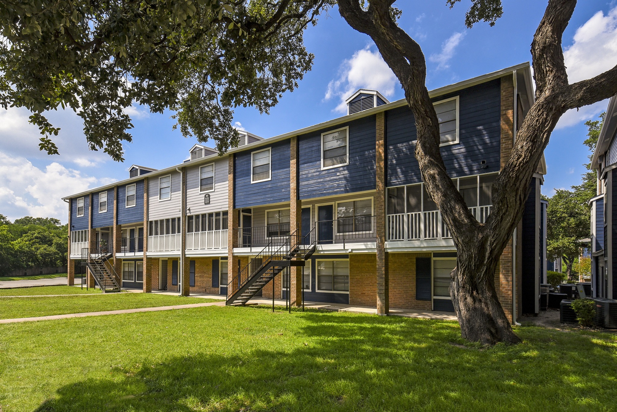 View Photos Remington House Apartments