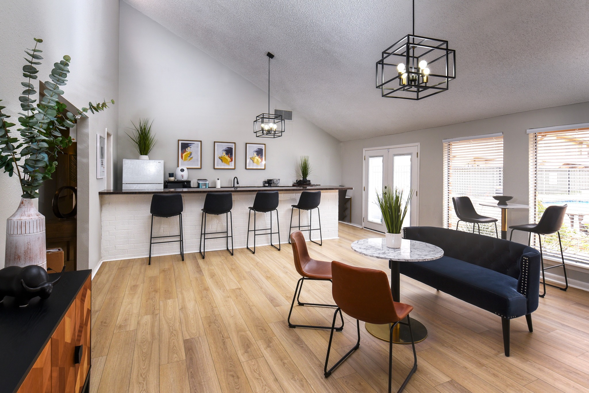 View Photos Hemingway House Apartments