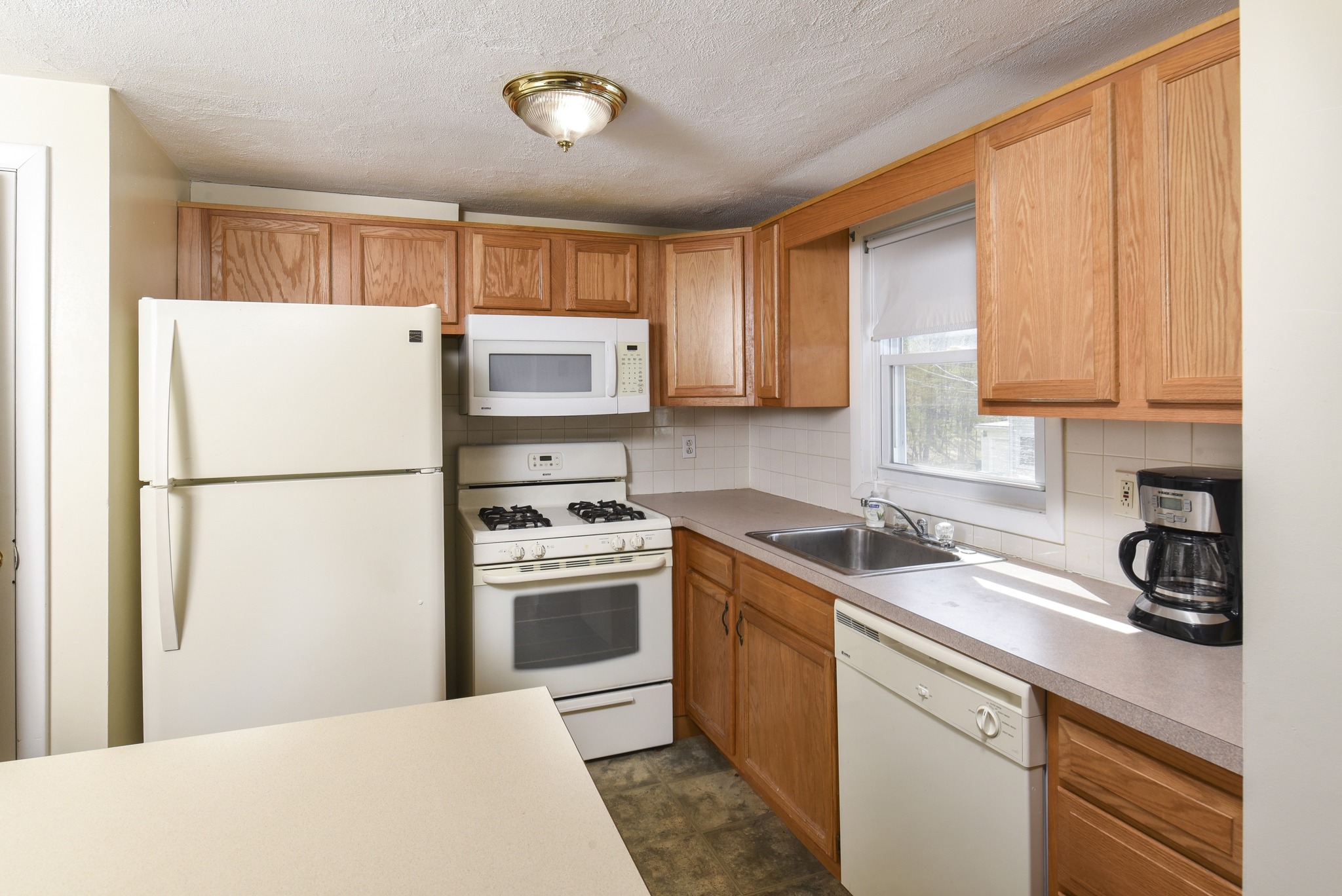 View Photos Oak Street Apartments