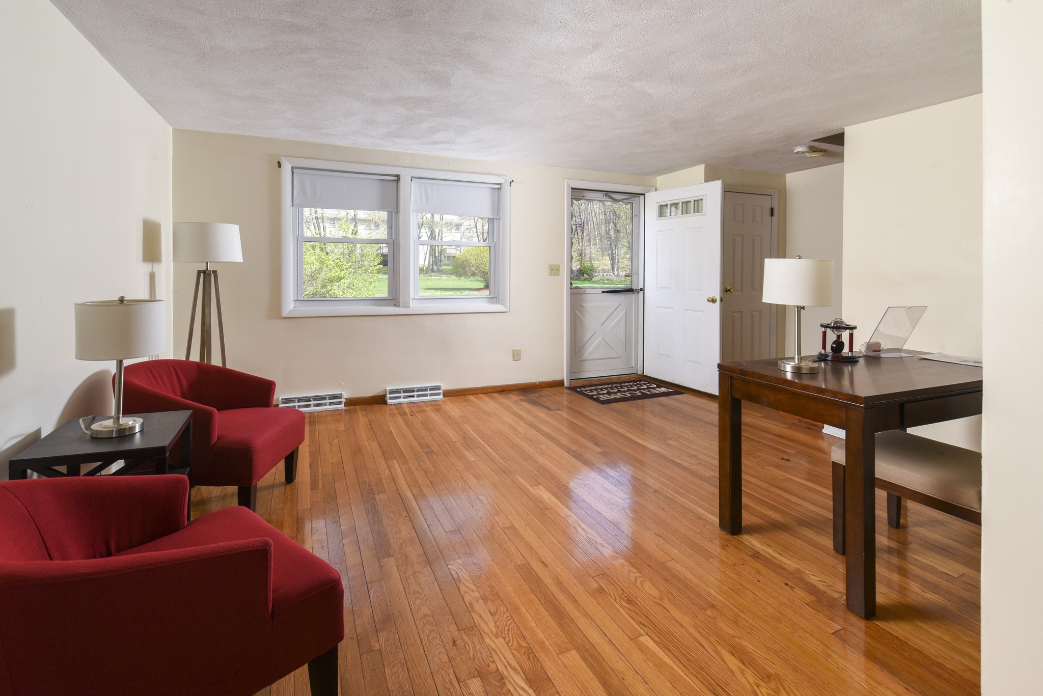 View Photos Oak Street Apartments