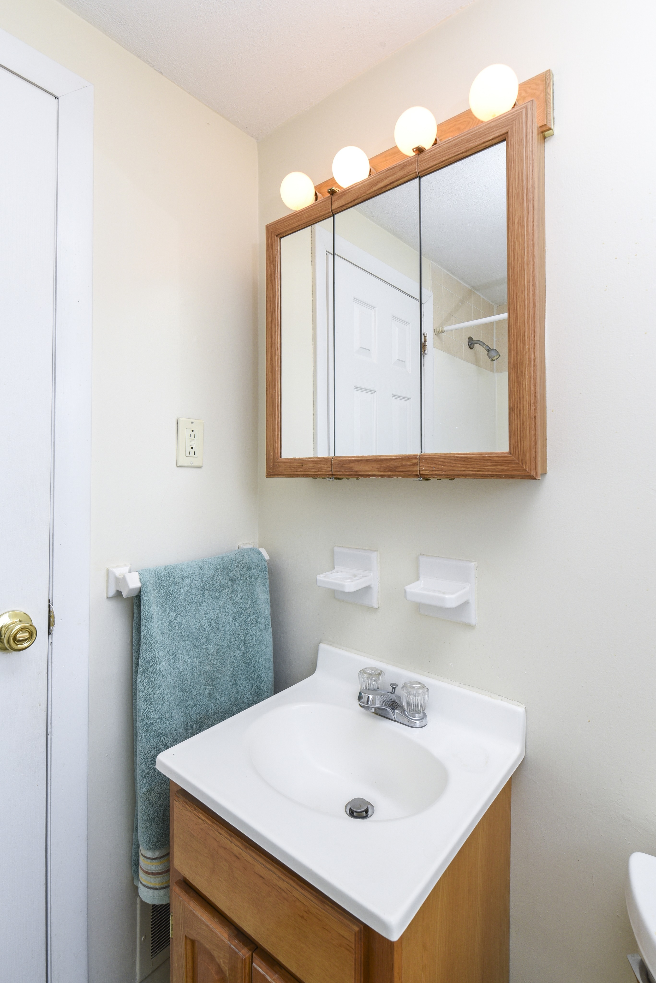 View Photos Oak Street Apartments