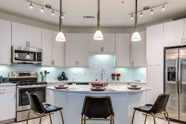 Quartz Countertops | Mosaic Backsplash