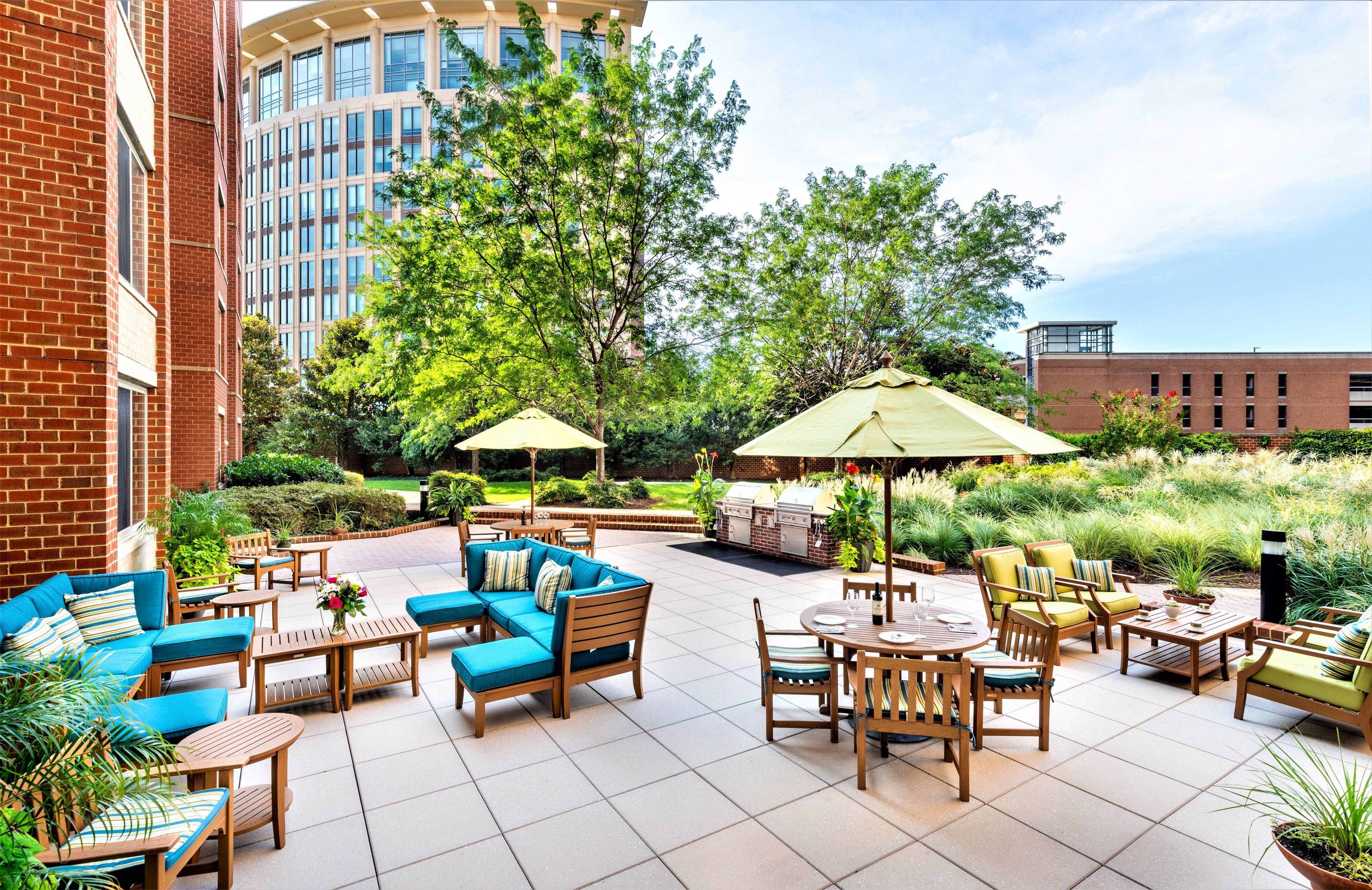 Community & Apartment Amenities Meridian at Eisenhower