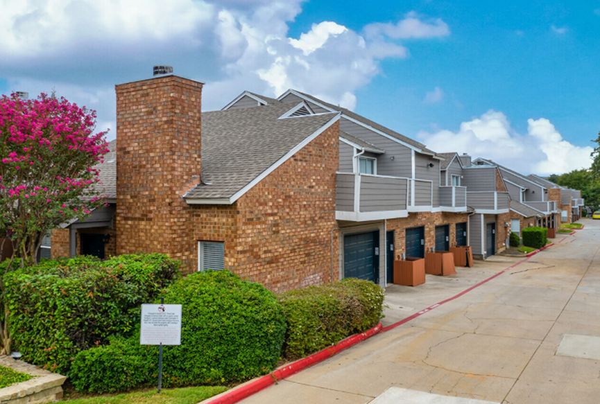 The Park at Ashford Apartments In Arlington, TX